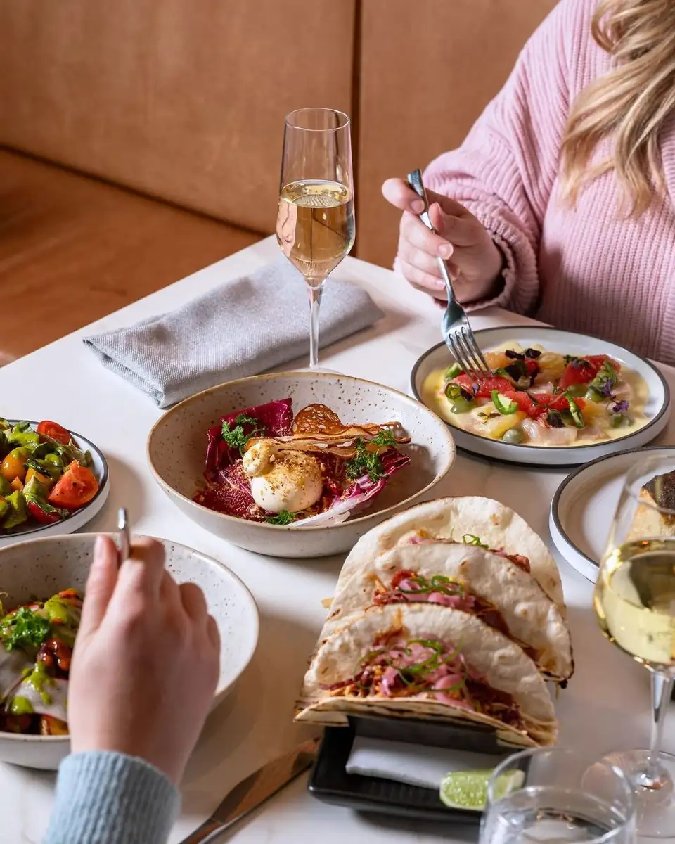 Are There Any Yarra Valley Hotels With Late-Night Dining