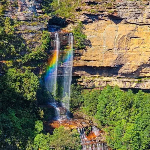 Leura village